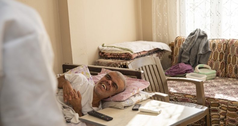 Mersin Büyükşehir Belediyesi evde sağlık ve bakım hizmeti ağını genişletti