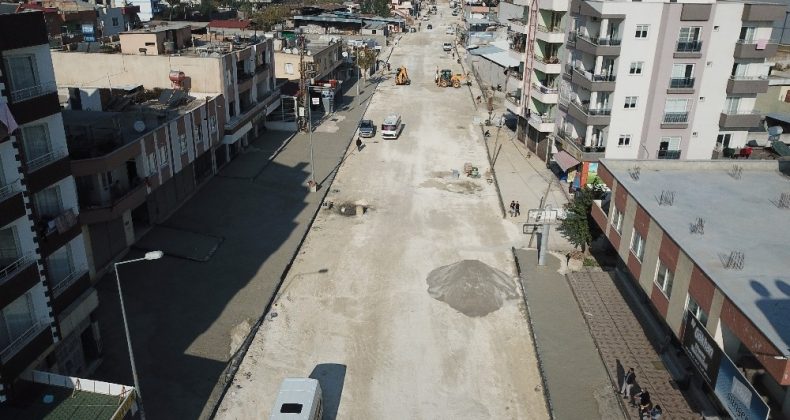 Mersin’de birçok noktada asfalt çalışması sürüyor
