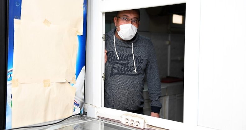 Mersin’de salgında kapalı olan esnafın su borcu belediyece ödenecek