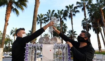 Mersin’de yılbaşı hazırlıkları başladı