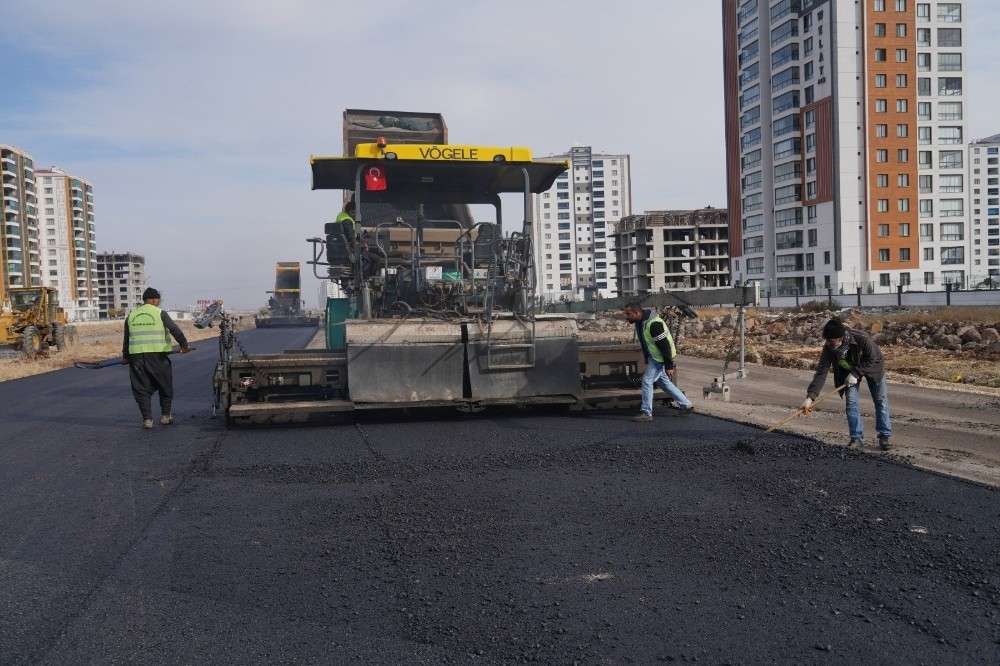 Mezopotamya Caddesi’nde asfalt çalışmaları başladı