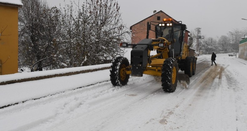 Muş Belediyesi karla mücadele çalışmalarına başladı