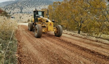 Mut’ta mahalleleri bağlayan yollar onarılıyor