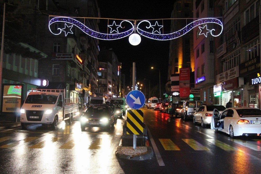 Nevşehir’de işlek caddeler kısıtlama ile beraber boş kaldı