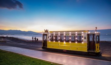 Nostaljik tramvay Çiğdem yeni yıl için süslendi