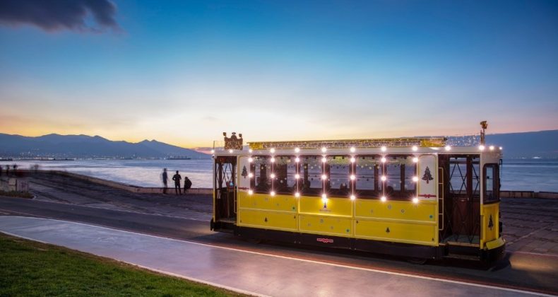 Nostaljik tramvay Çiğdem yeni yıl için süslendi