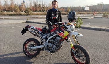 Sağlık Çalışanı Korona Stresini Motosikletle Atıyor