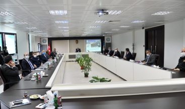 Prof. Dr. İlter Kuş, Üniversitedeki gelişmeler hakkında il protokolünü bilgilendirdi