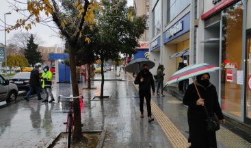 Sakarya güne yağmurla başladı