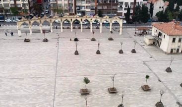 Şanlıurfa’da cadde ve sokaklar boş kaldı