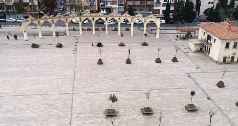 Şanlıurfa’da cadde ve sokaklar boş kaldı