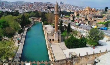 Şanlıurfa’da cadde ve sokaklar sessizliğini korudu