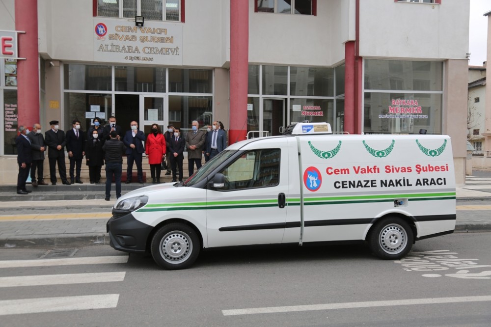 Sivas Belediyesinden Cem Vakfına Cenaze Nakil Aracı