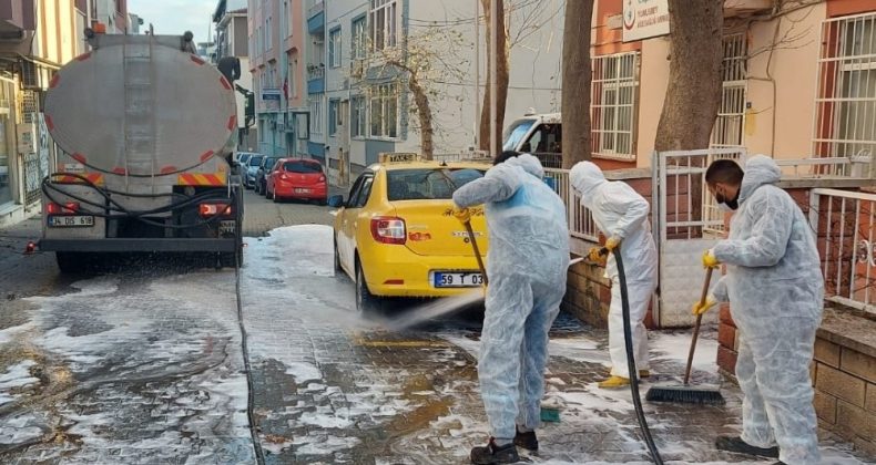 Sokaklarda dezenfeksiyon çalışması