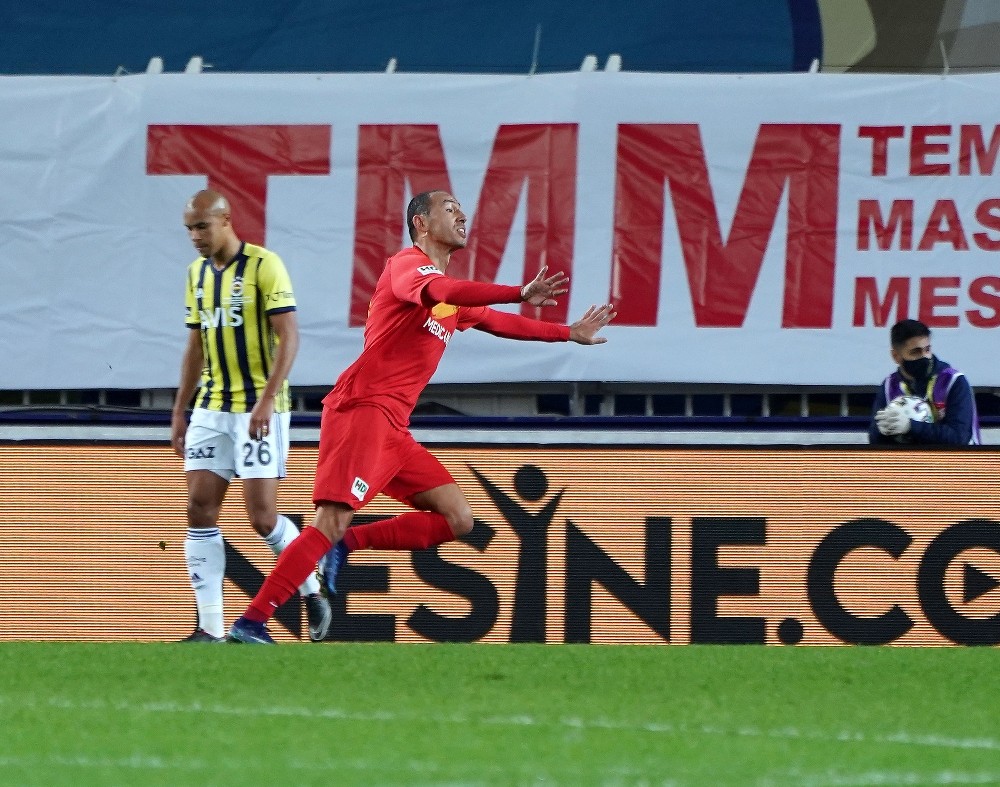 Süper Lig: Fenerbahçe: 0 – Yeni Malatyaspor: 2 (İlk yarı)