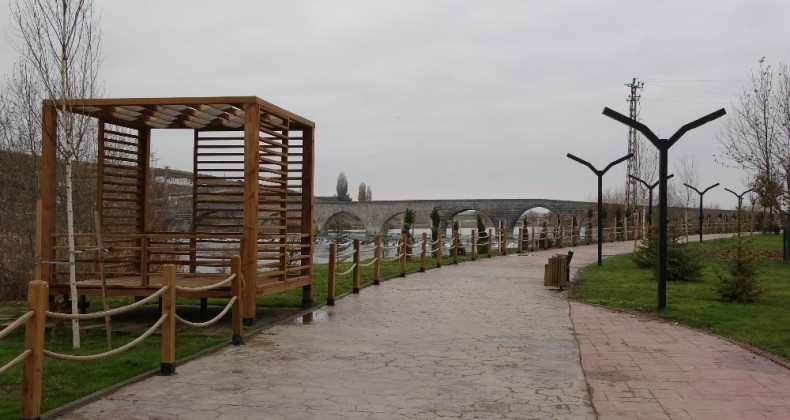 Tarihi Murat Köprüsü devlet yatırımıyla turizme kazandırılıyor