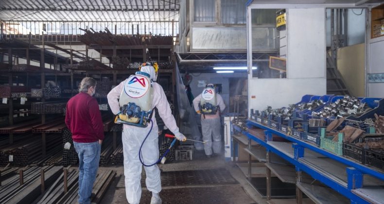 Tarsus Sanayi Sitesi Büyükşehir Belediyesi ekiplerince dezenfekte edildi