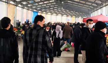 Tokat’ta kısıtlama öncesi pazarda yoğunluk