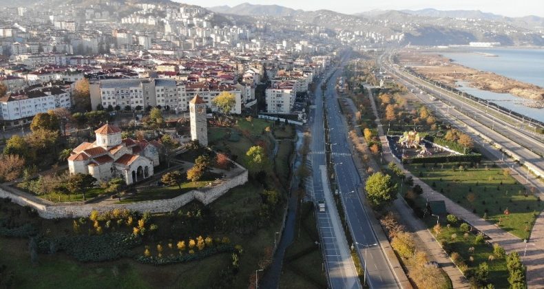 Trabzon’da yollar ve caddelerde sessizlik hakim