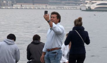 Turistlerin maskesiz mesafesiz İstanbul keyfi