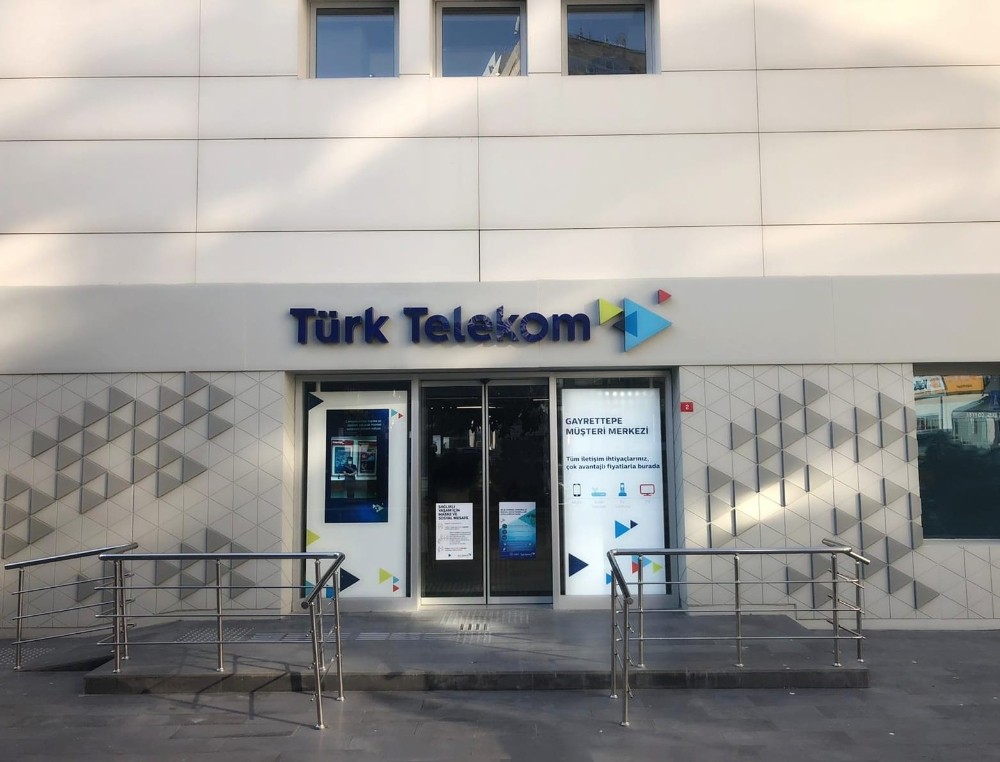 Türk Telekom’un İstanbul Gayrettepe ile Ümraniye Müşteri Merkezi yenilendi