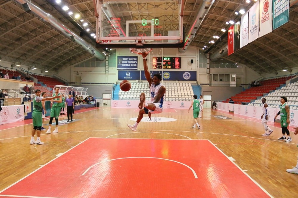 Türkiye Basketbol Ligi: Kocaeli Büyükşehir Belediyesi Kağıtspor: 73 – Büyükşehir Hastanesi Konyaspor Basketbol: 71