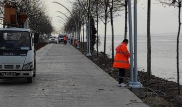 Ulaşlı’da görsel aydınlatma imalatı yapılıyor