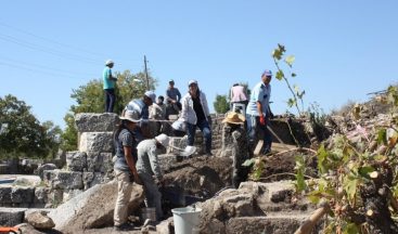 Uzuncaburç’ta Antik Tiyatronun restorasyonu 2021 yatırım bütçesine alındı