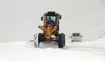 Van Büyükşehir Belediyesinin kar ordusu görev başında
