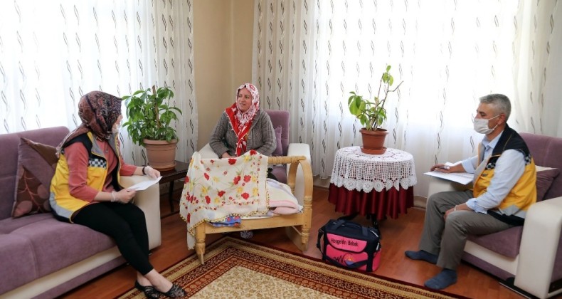 Van’da 2020’de 3 bin 200 anneye yeni doğan seti hediye edildi