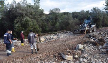 Yağışın vurduğu Kumluca’da yaralar sarılıyor