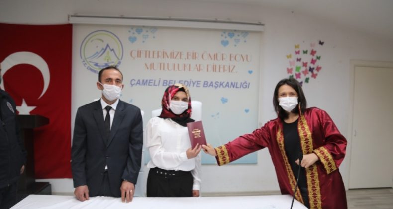 Yılın son çifti ‘Evet’ dedi