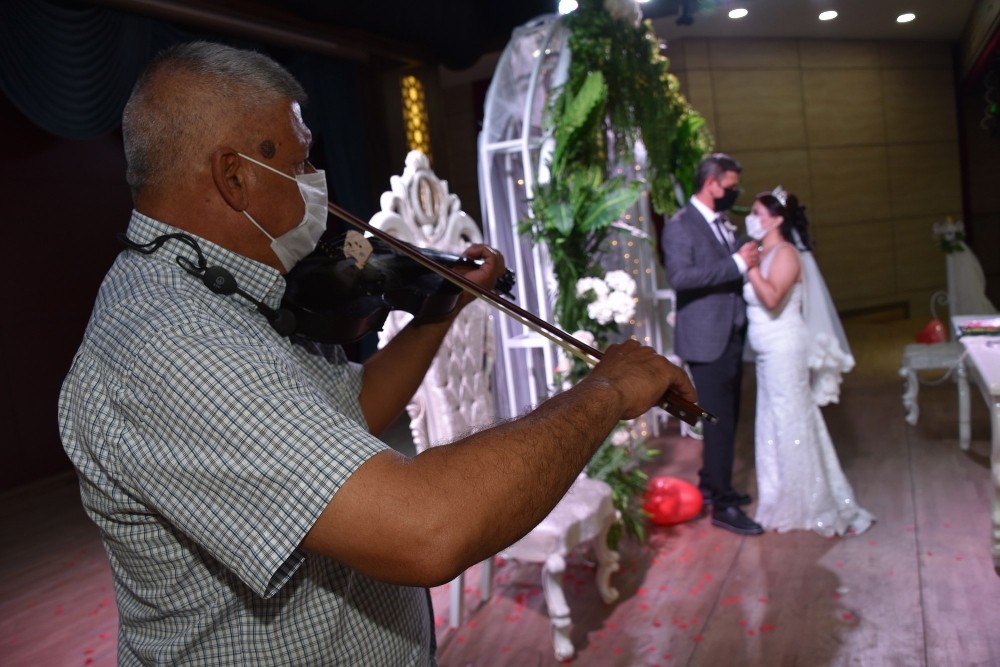 Yunusemre’de bin 304 çiftin nikahı kıyıldı
