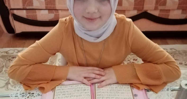 11 yaşındaki kız çocuğu 6 ayda uzaktan eğitimle hafız oldu