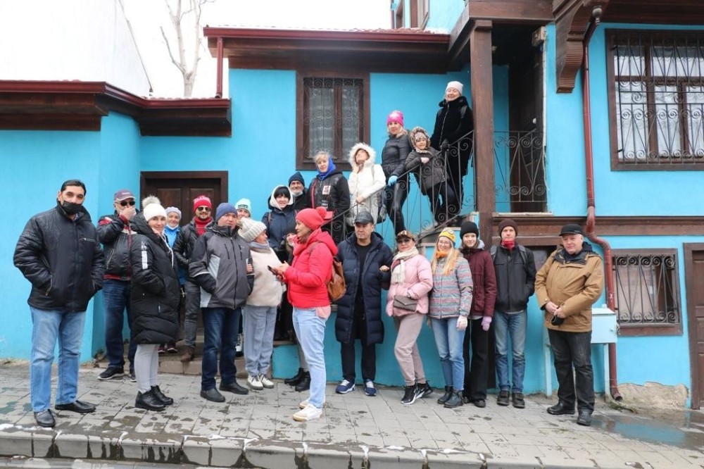 30 kişilik turist kafilesi kısıtlama saatlerinde Afyonkarahisar’ı gezdi