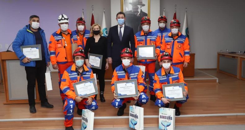 911 AK’ya teşekkür belgesi