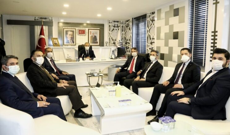 AK Partili Canikli’den belediyeye ziyaret