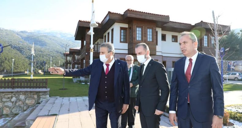 AK Partili Kandemir’den Yunusemre’nin projelerine tam not
