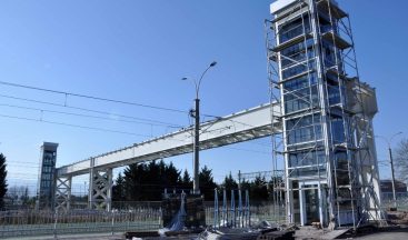 Akçaray hattında üst geçit çalışmaları sürüyor