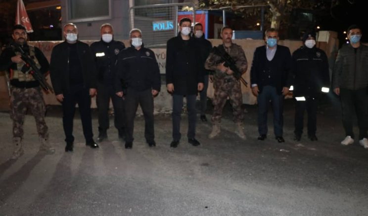 Bozova Yeni Yıla Polis ve Sağlık Çalışanlarıyla Girdi