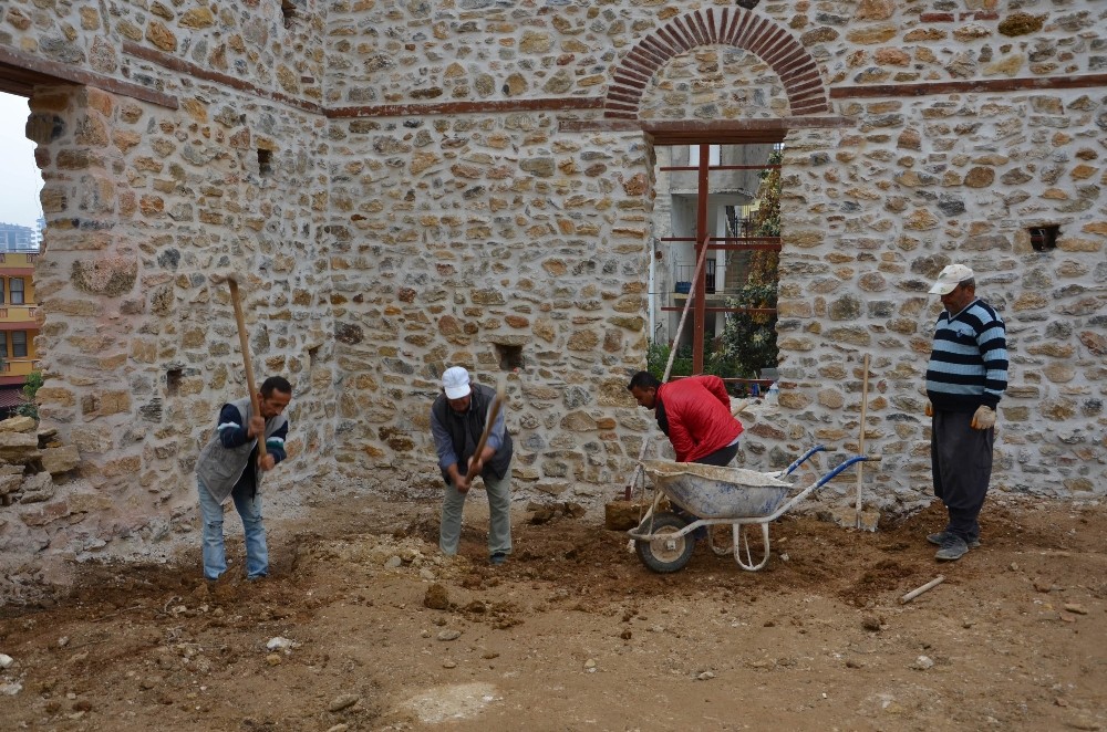 Alanya Gülevşen Camii’nin ana duvarları tamamlandı
