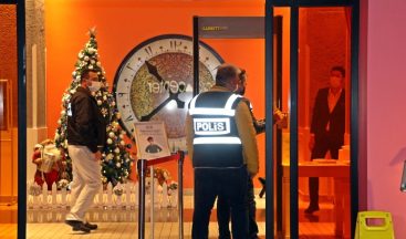 Antalya’da polis eğlence mekanları ve otelleri denetledi