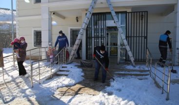 Aşı Olacak Çocukların Yardımına Kurtarma Ekipleri Yetişti