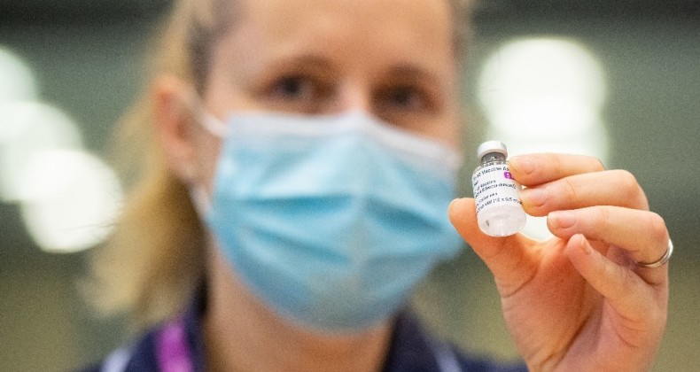 AstraZeneca/Oxford Üniversitesi, aşının AB’de kullanımı için EMA’ya başvurdu