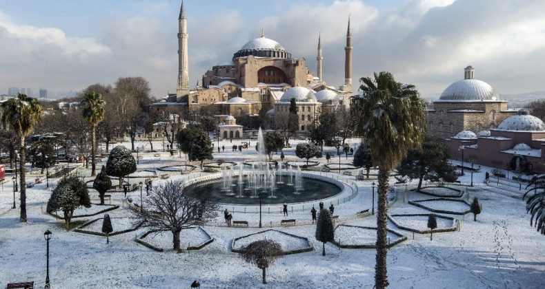 Ayasofya-i Kebir Camii Şerifi’nde kartpostallık manzara
