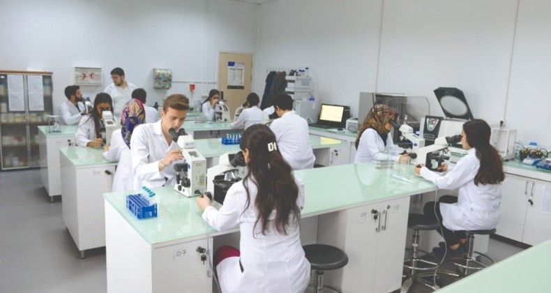 Bartın Üniversitesi 3 “Star” öğrenci çıkardı