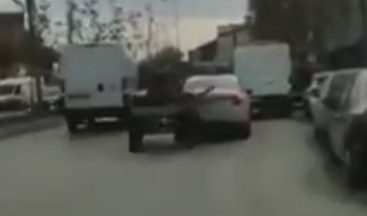 Başıboş at trafiği birbirine kattı