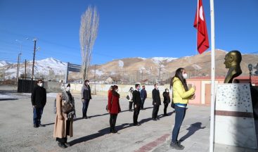 Başkale’de bayrak töreni