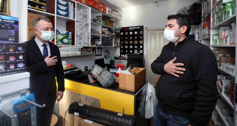 Başkan Büyükakın, Çayırova esnafını ziyaret etti