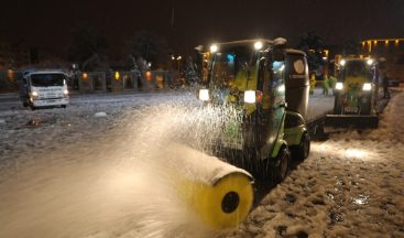 Başkan Çolakbayrakdar, “Yeter ki bereket yağsın, biz kar temizlemeye hazırız”